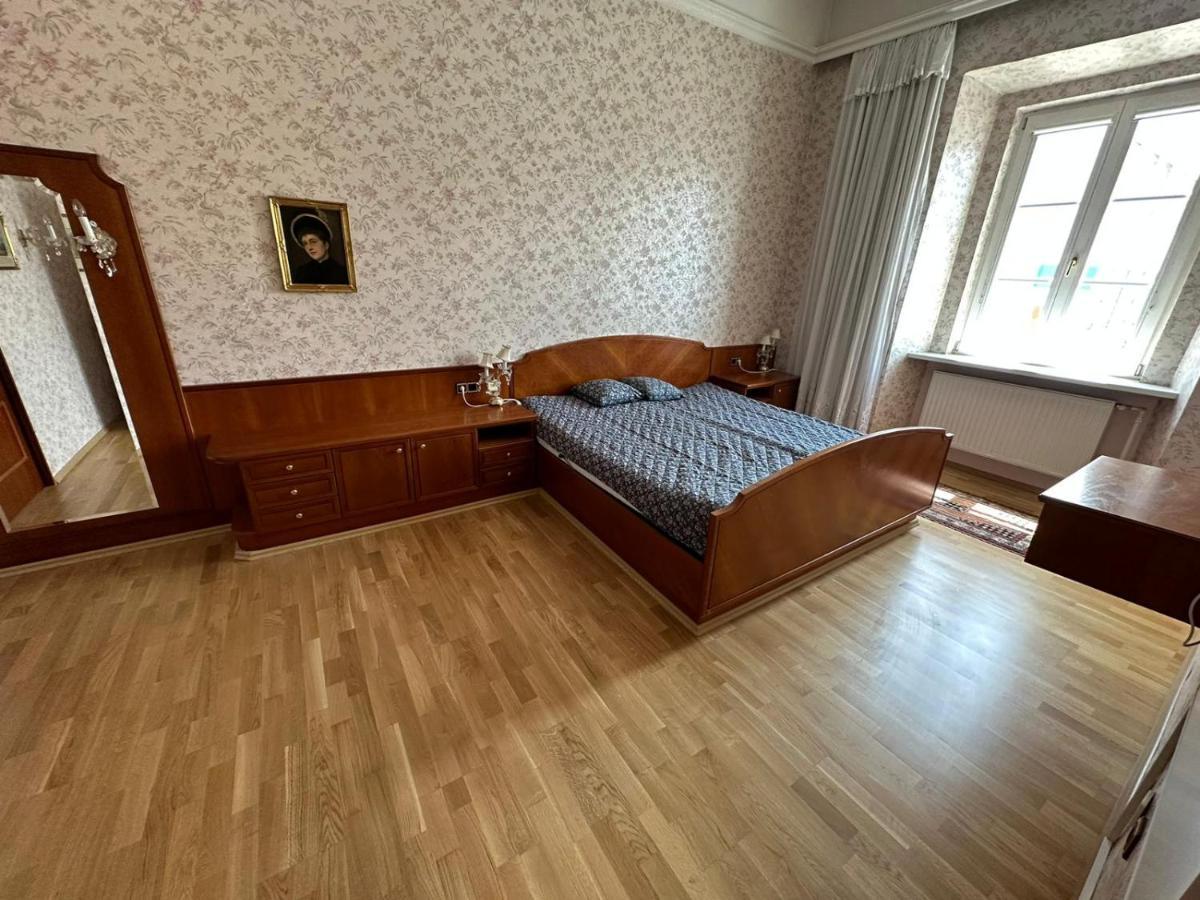 Central Plaza Great Apartment 4 Bedroom 3 Bathroom Bruckneudorf Exterior foto